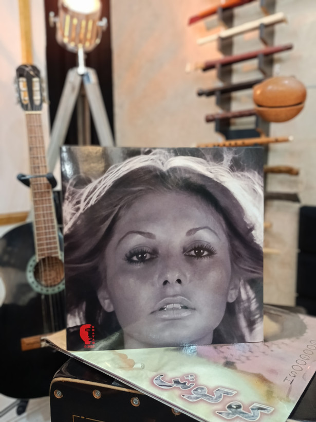 Googoosh-Rare-Vinyl-Gatefold-2022.jpg Googoosh-Gharibaneh-Vinyl-Record.jpg